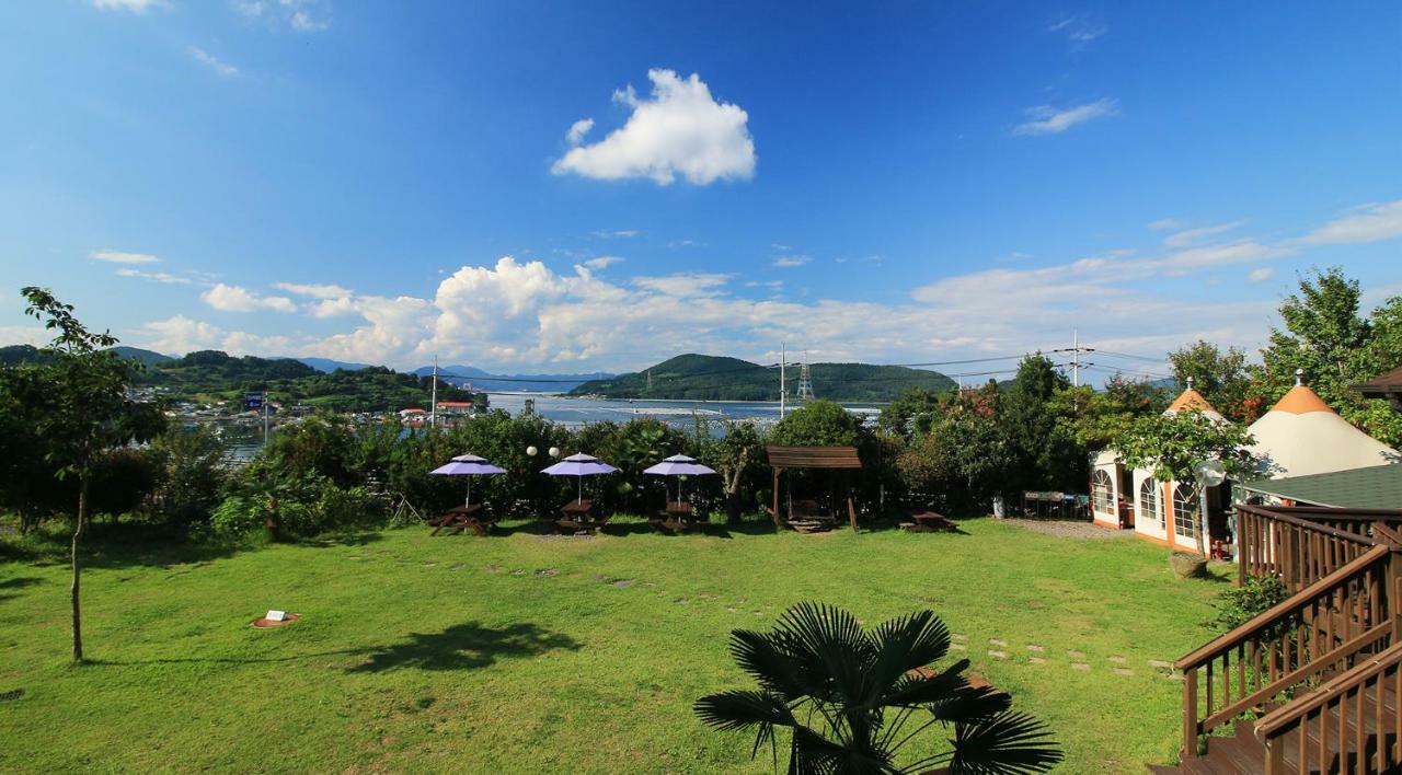 Tongyeong Paper Island Pension Esterno foto