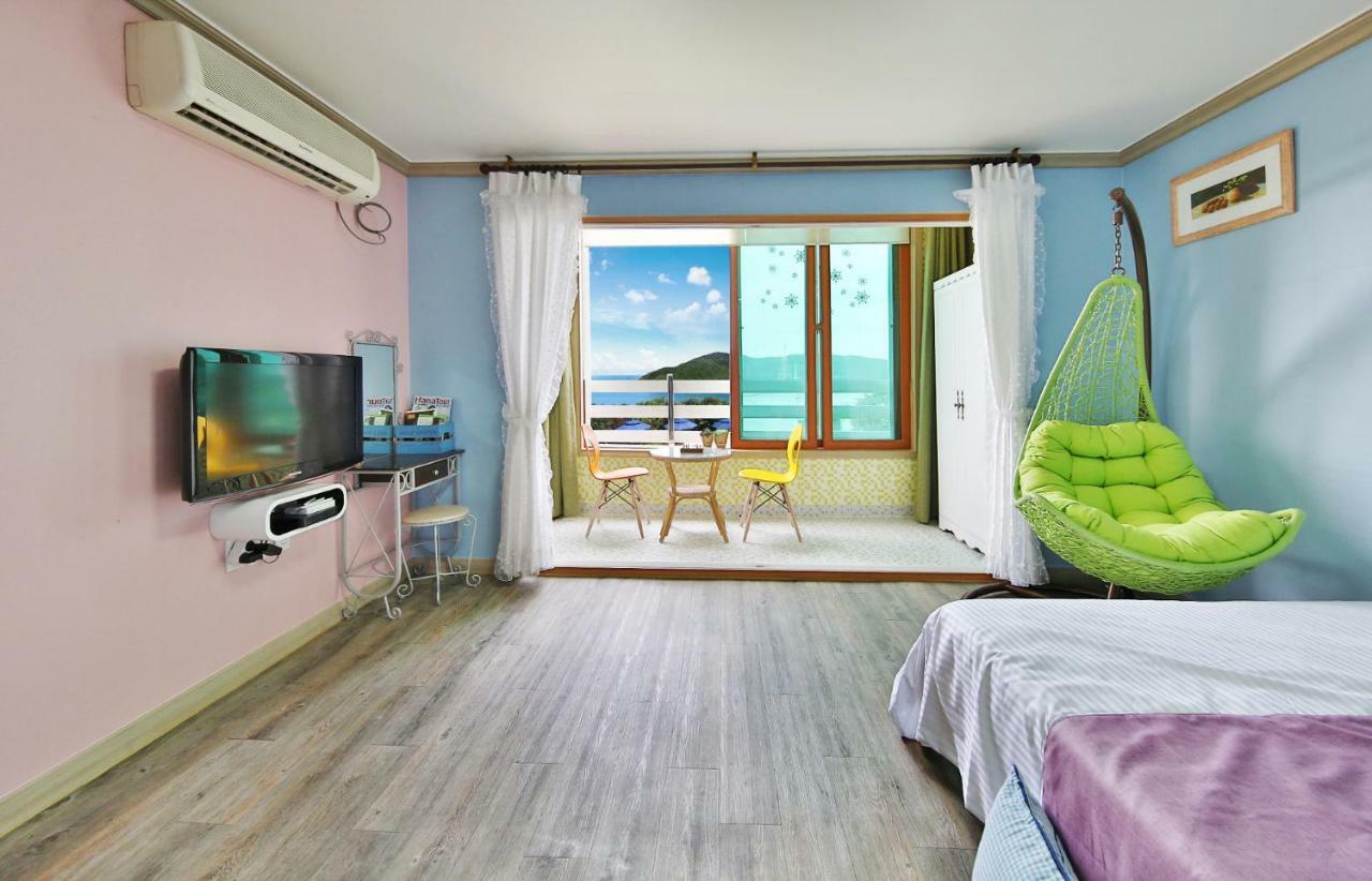 Tongyeong Paper Island Pension Esterno foto