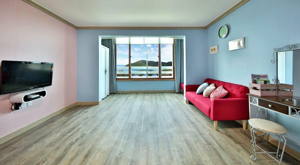 Tongyeong Paper Island Pension Esterno foto