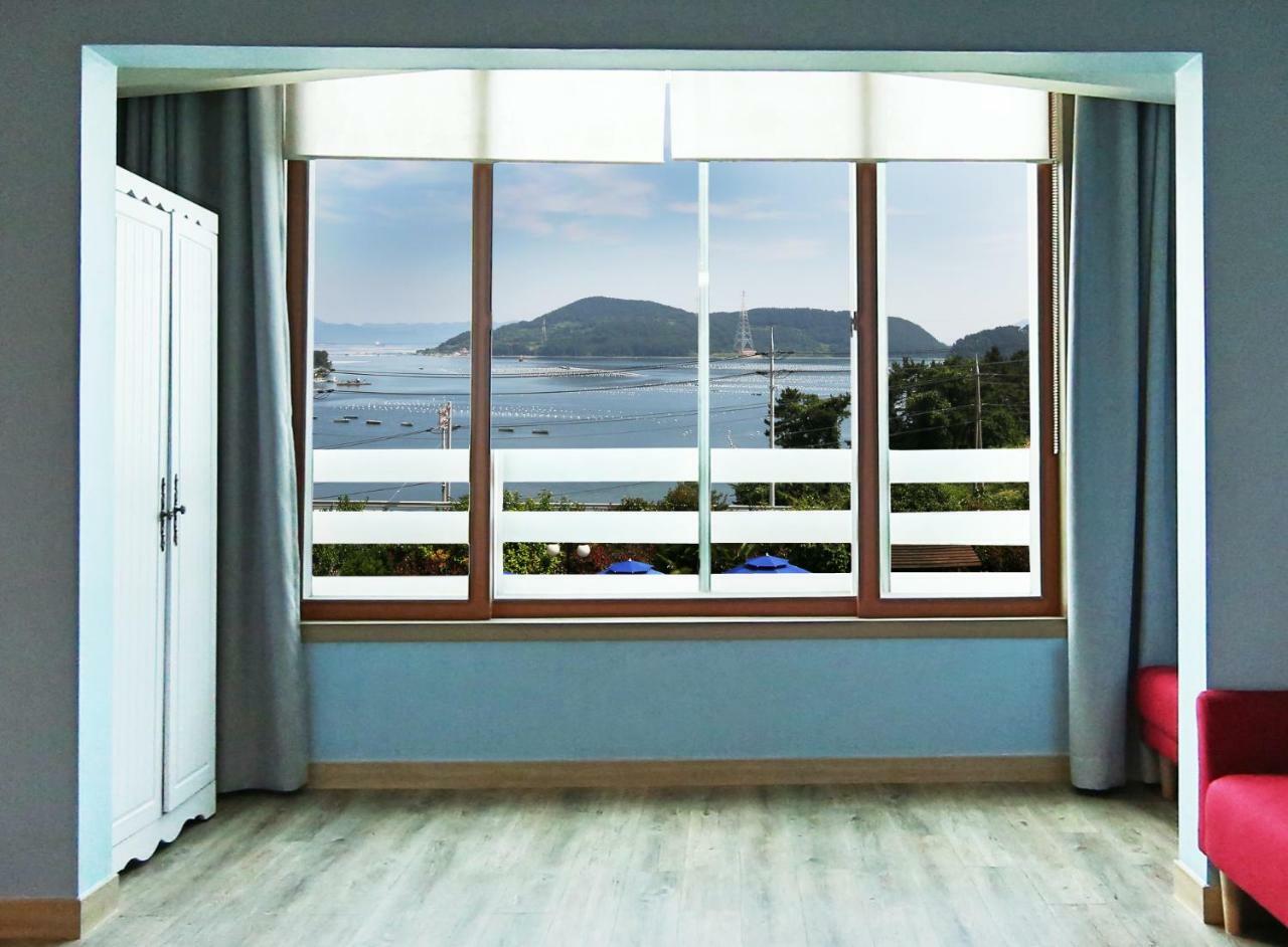 Tongyeong Paper Island Pension Esterno foto