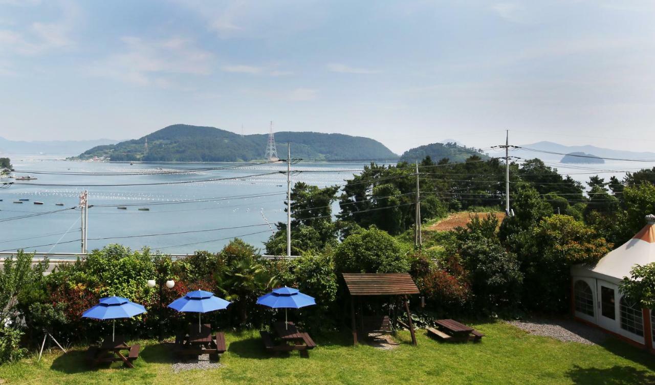 Tongyeong Paper Island Pension Esterno foto