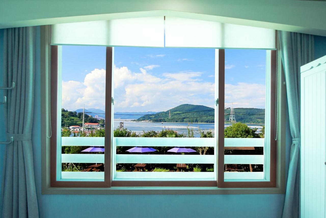 Tongyeong Paper Island Pension Esterno foto