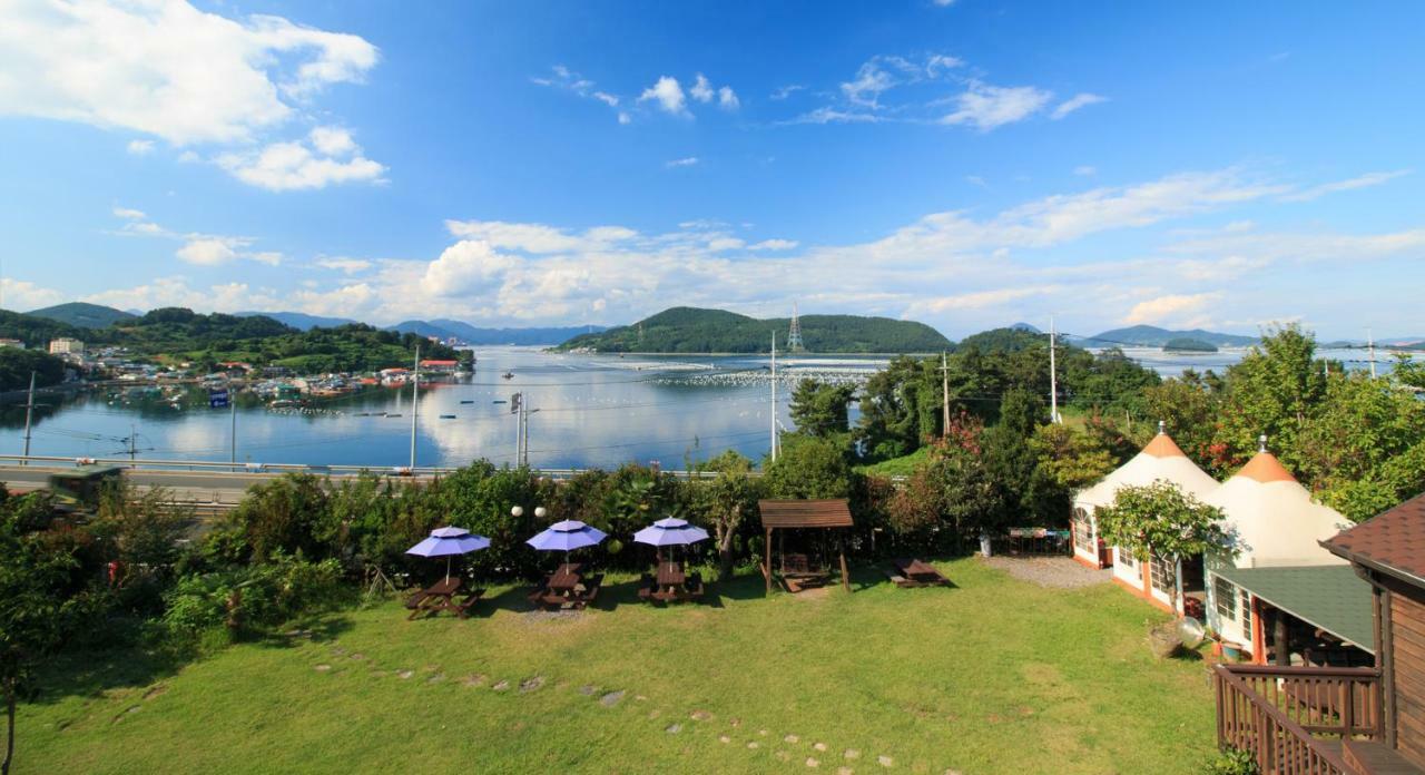 Tongyeong Paper Island Pension Esterno foto